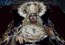 Besamanos a María Santísima de la Amargura